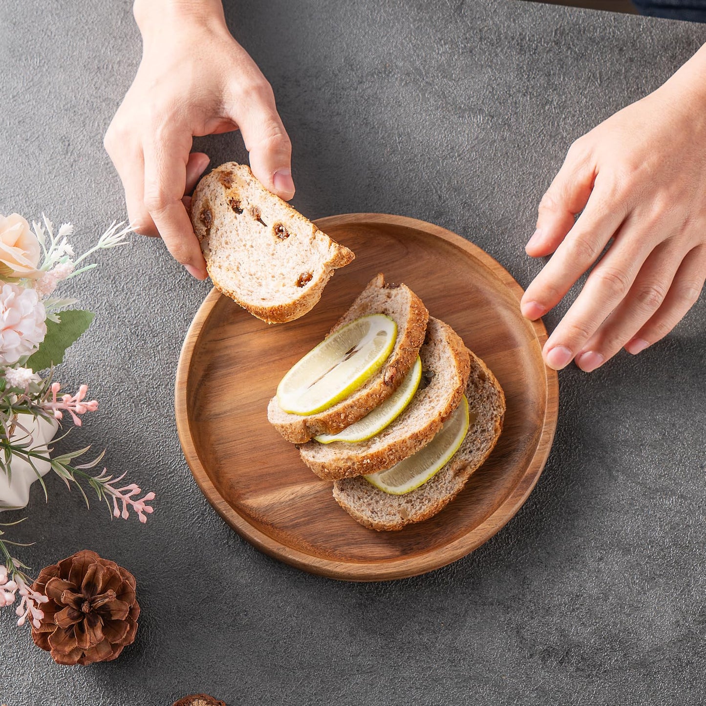 Wooden Plates Round Dinner Plates 8 Inch Acacia Wood Serving Tray Wooden Serving Platters for Home Decor, Food, Vegetables, Fruit, Charcuterie, Appetizer Serving Tray (Set of 4)